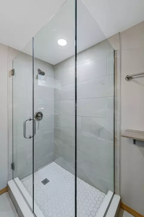 6101 Bentley Ave, Willowbrook, IL 60527 photo 20