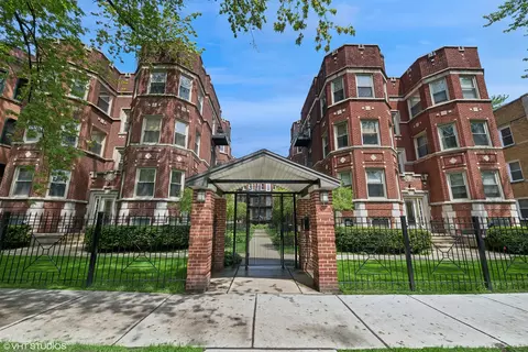 1336 W Greenleaf Ave #3E, Chicago, IL 60626