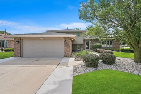 14137 Charleston Dr, Orland Park, IL 60462