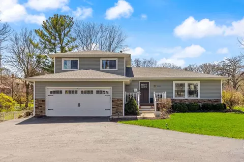 1207 55th St, Downers Grove, IL 60515