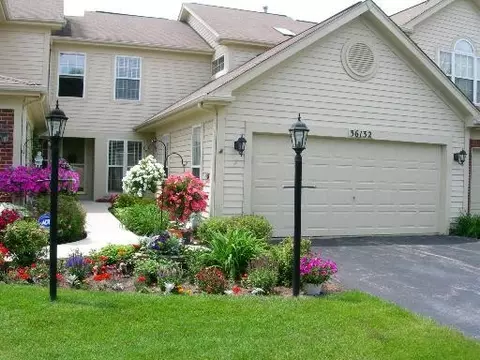 36132 N Springbrook Ln, Gurnee, IL 60031