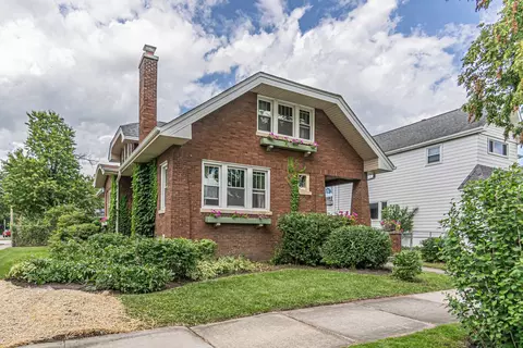 1404 Campbell Ave, Des Plaines, IL 60016