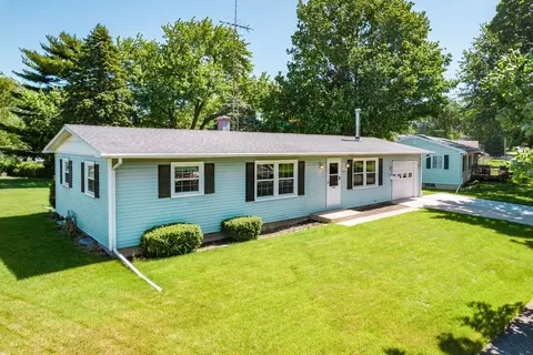 409 E Hill St, Genoa, IL 60135 photo 3