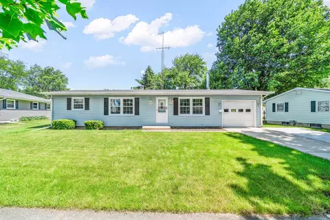 409 E Hill St, Genoa, IL 60135