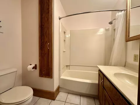 Bath - 424 N Maple St, Clinton, IL 61727 photo 1 of 1