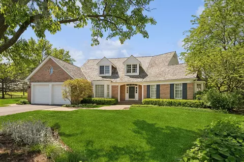 350 Meadow Lake Ln, Lake Forest, IL 60045