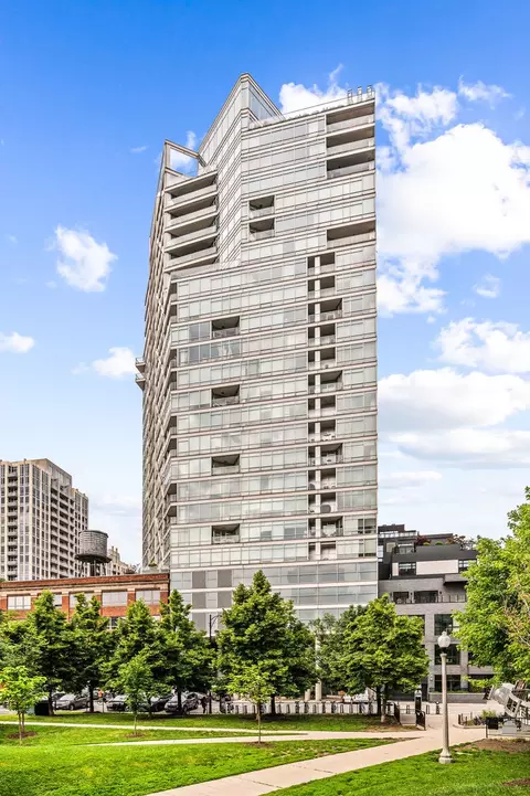 510 W Erie St #1005, Chicago, IL 60654