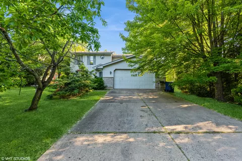 3032 W Vermont Ave, Waukegan, IL 60087