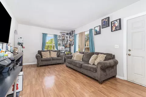 232 Valley Ave, Aurora, IL 60505 photo 4