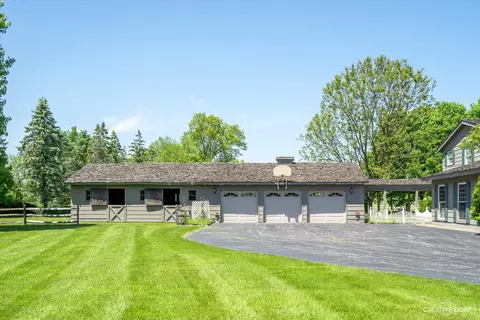 Exterior - 6 N210 Surrey Rd, Wayne, IL 60184 photo 4 of 6