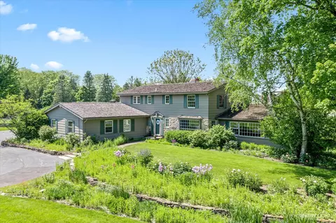 6 N210 Surrey Rd, Wayne, IL 60184
