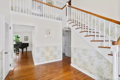 Entry Way - 6 N210 Surrey Rd, Wayne, IL 60184 photo 2 of 6