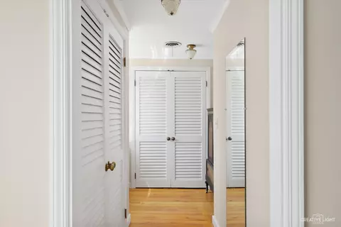 Entry Way - 6 N210 Surrey Rd, Wayne, IL 60184 photo 4 of 6