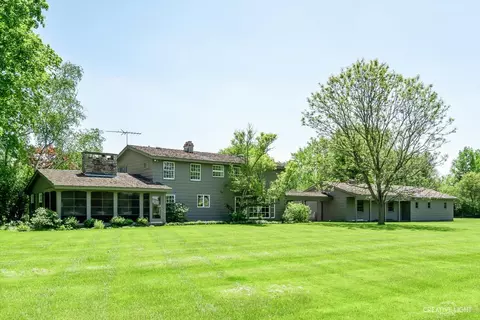 Exterior - 6 N210 Surrey Rd, Wayne, IL 60184 photo 6 of 6