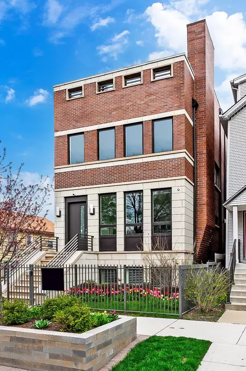 1432 W George St, Chicago, IL 60657