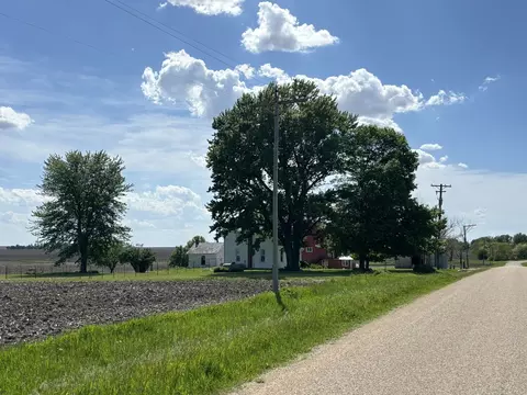 15331 W Harper Rd, Forreston, IL 61030