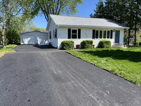 22206 W Cedar Dr, Antioch, IL 60002
