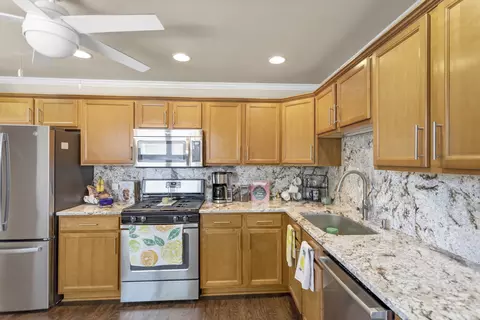 Kitchen - 3808 Jay Ln, Rolling Meadows, IL 60008 photo 3 of 3