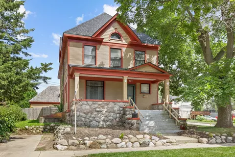 901 N Division St, Harvard, IL 60033