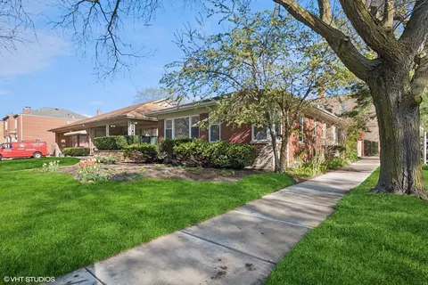 6800 N Oakley Ave, Chicago, IL 60645