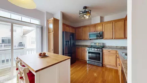 Kitchen - 3003 Nicklaus Ln, Wadsworth, IL 60083 photo 1 of 2