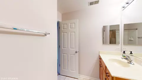 Bath - 3003 Nicklaus Ln, Wadsworth, IL 60083 photo 3 of 6