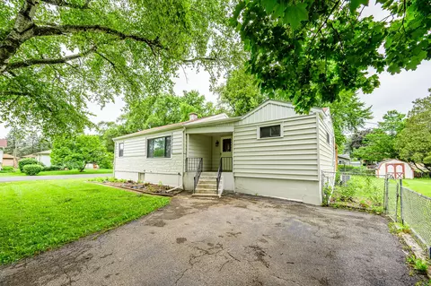 5401 Lucina Ave, Mchenry, IL 60050