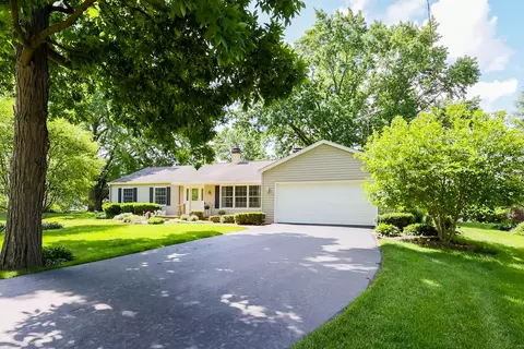 538 Stevens Ct, Sleepy Hollow, IL 60118