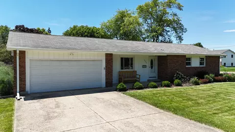 808 N West St, Le Roy, IL 61752