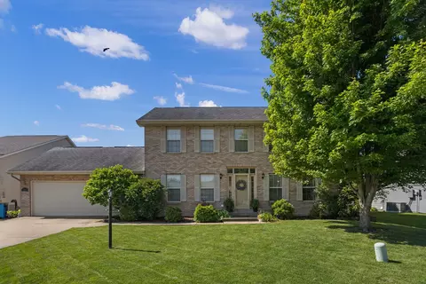 1303 Ridge Pointe Dr, Monticello, IL 61856