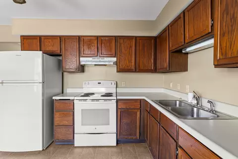 Kitchen - 905 S Duncan Rd, Champaign, IL 61821 photo 2 of 2
