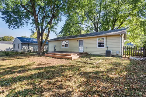 Exterior - 905 S Duncan Rd, Champaign, IL 61821 photo 4 of 5