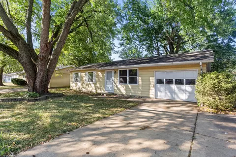 Exterior - 905 S Duncan Rd, Champaign, IL 61821 photo 2 of 5