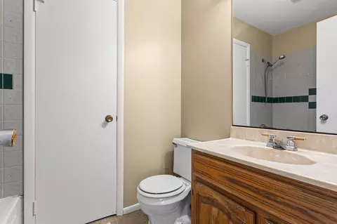 Bath - 905 S Duncan Rd, Champaign, IL 61821 photo 1 of 1