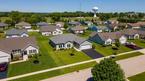View/Area - 823 Hanson Ave, Mchenry, IL 60050 photo 1 of 7