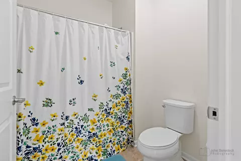 Bath - 823 Hanson Ave, Mchenry, IL 60050 photo 3 of 3