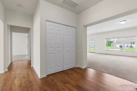 Entry Way - 823 Hanson Ave, Mchenry, IL 60050 photo 2 of 3