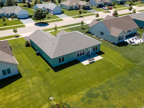 View/Area - 823 Hanson Ave, Mchenry, IL 60050 photo 3 of 7