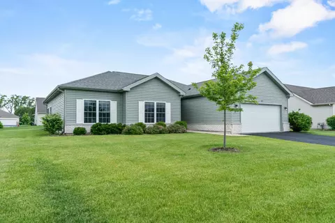 823 Hanson Ave, Mchenry, IL 60050
