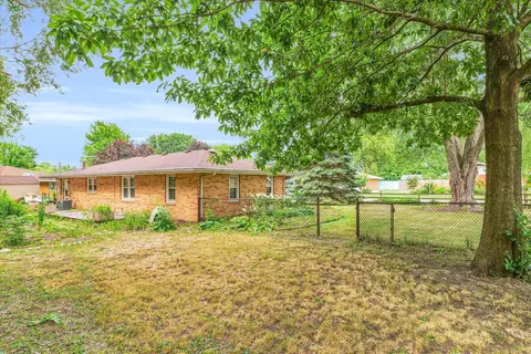 Exterior - 2201 Welland Dr, Champaign, IL 61821 photo 4 of 5