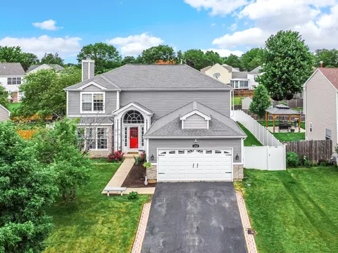 1830 Gleneagle Cir, Elgin, IL 60123 photo 1