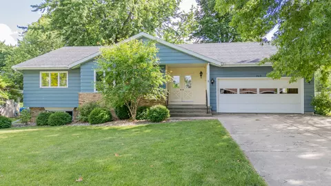 909 Carolyn St, Mendota, IL 61342