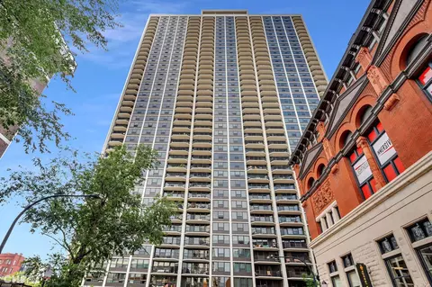 1560 N Sandburg Ter #512J, Chicago, IL 60610