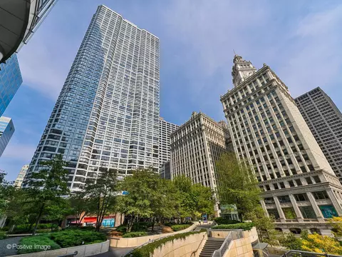 405 N Wabash Ave #5104, Chicago, IL 60611