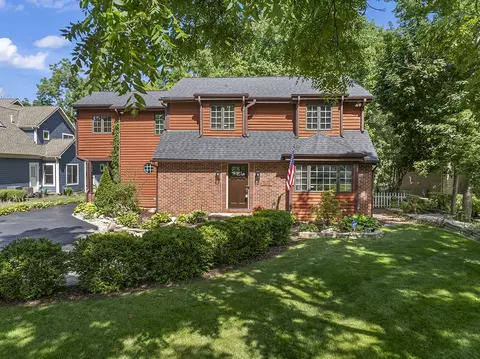 2640 Benton St, Palatine, IL 60067
