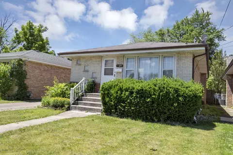 3126 Lee St, Melrose Park, IL 60164