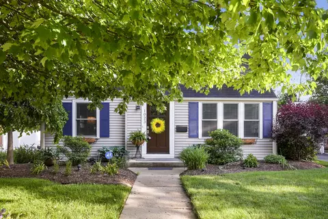Exterior - 1023 Adams St, Elgin, IL 60123 photo 2 of 5