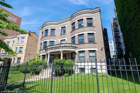 5613 N Winthrop Ave #3B, Chicago, IL 60660