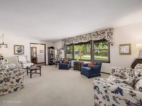 125 Wakeman Ave, Wheaton, IL 60187 photo 4