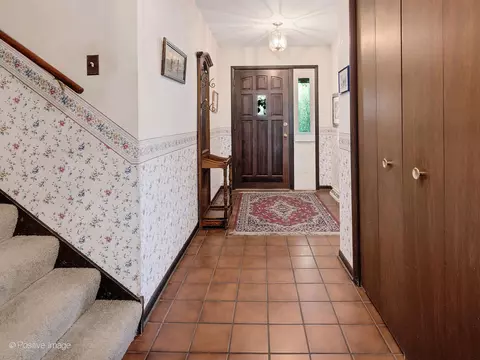125 Wakeman Ave, Wheaton, IL 60187 photo 3
